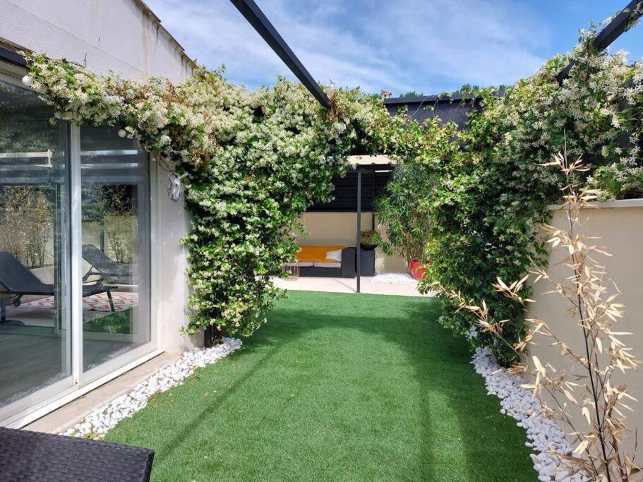 Maison Entiere Redessan 外观 照片