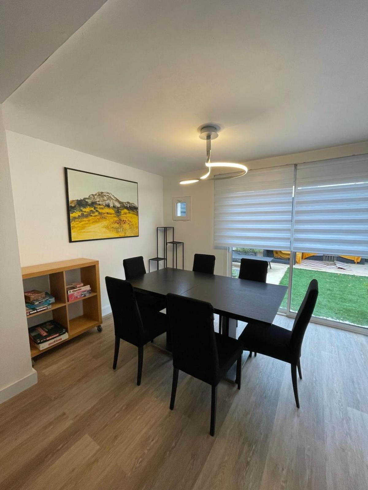 Maison Entiere Redessan 外观 照片